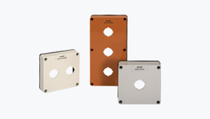 ISO-Product-Lids-with-225mm-cut-outs-and-devices-to-suit-Thumb